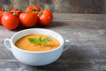 番茄西班牙凉菜汤配番茄图片