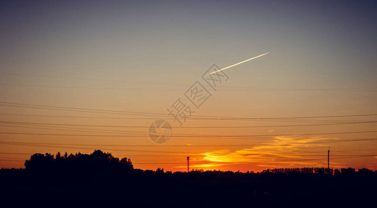 俄罗斯风景自然现象橙色天空日落之夜图片