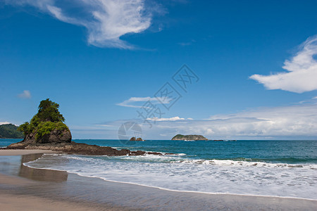 在哥斯达黎加曼努埃尔安东尼奥的一个美丽的太平洋海滩上观图片