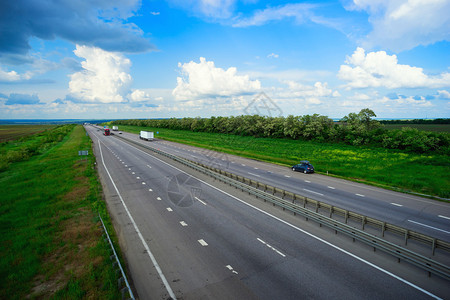 M4号公路夏季图片