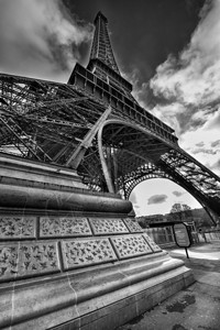 Eiffel铁塔大厦有强大的地标结构图片