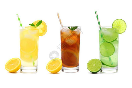 三杯夏季柠檬水冰茶和柠檬汁图片