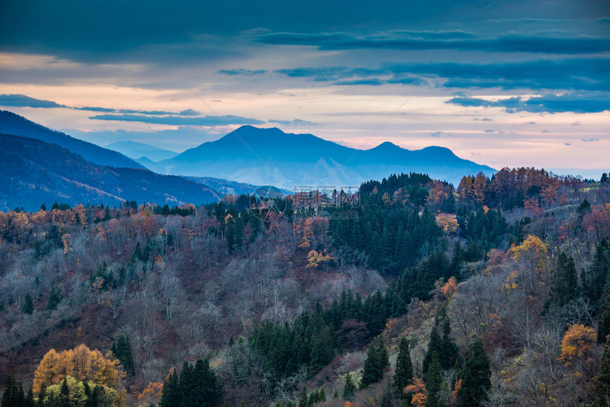 日本长野秋山的美丽空图片