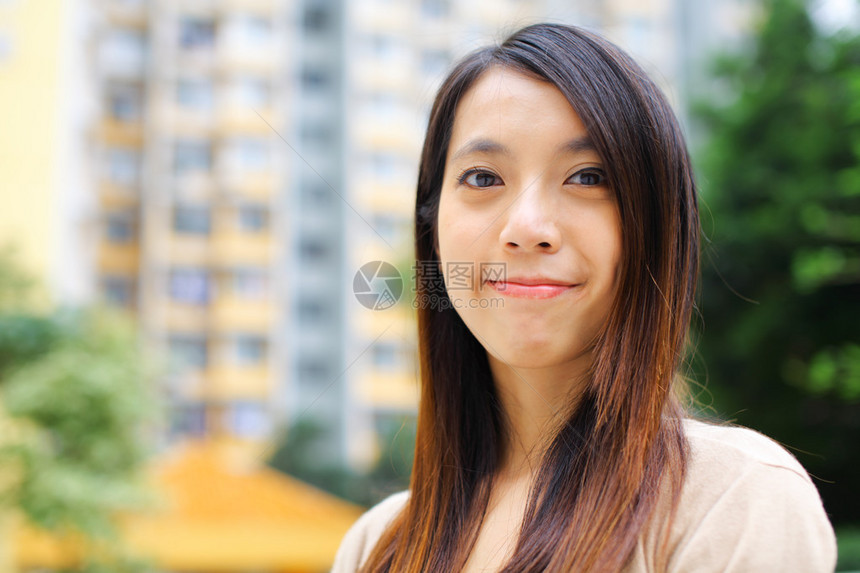 街头的亚洲女人图片