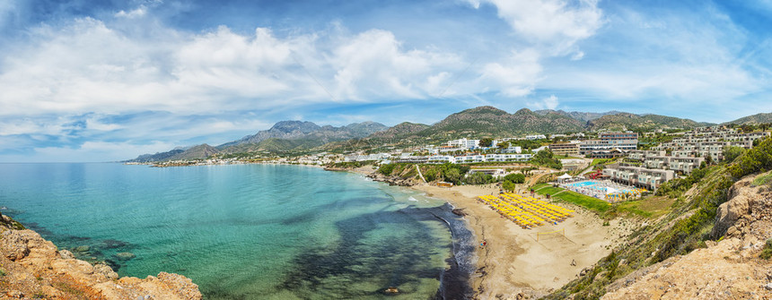 从希腊克里特岛Makrygialos悬崖上对图片