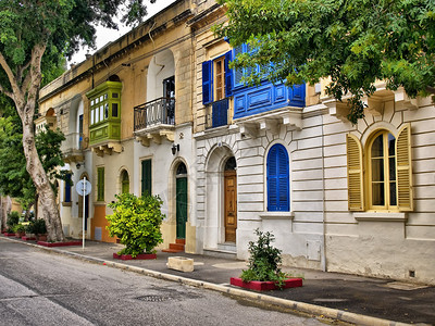 马耳他村庄典型的古朴街道背景图片