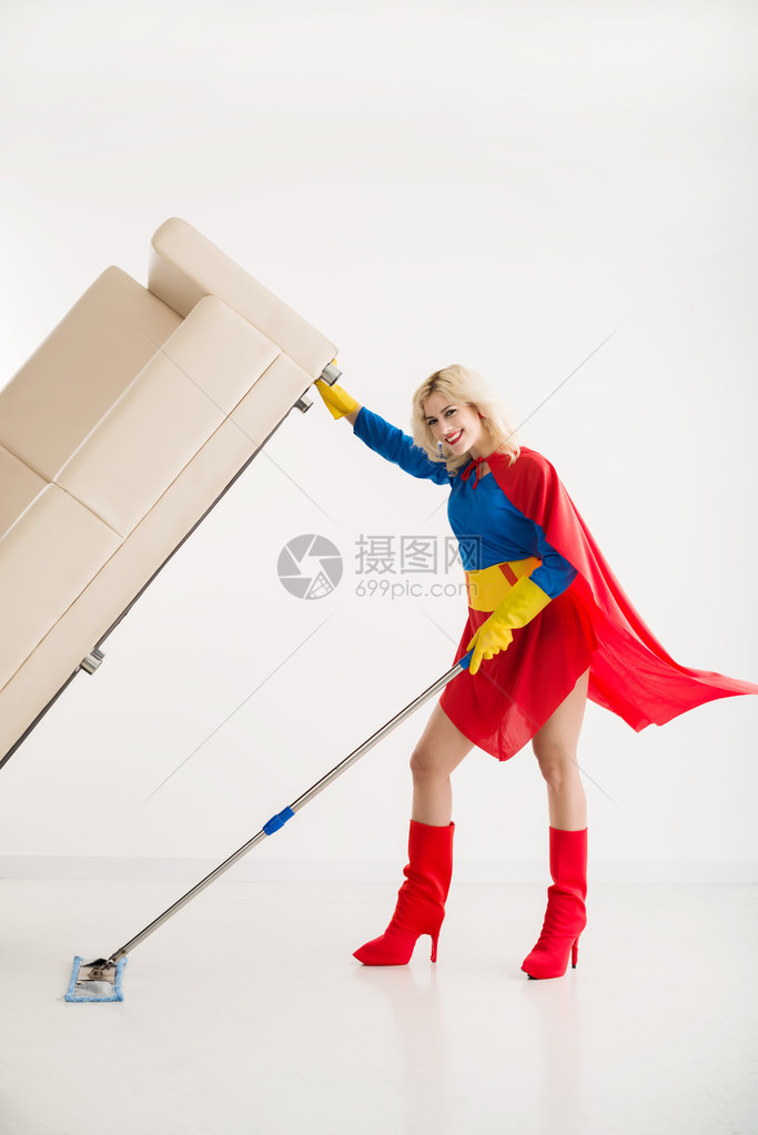 超级女超人把沙发擦下地图片