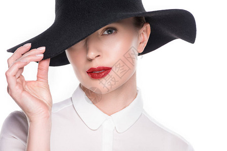 戴着白帽子的隐眼女人被图片