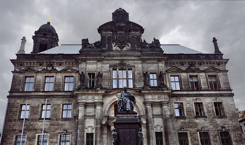 德国累斯顿德累斯顿高等地方法院立面及弗雷德里克奥古斯图片