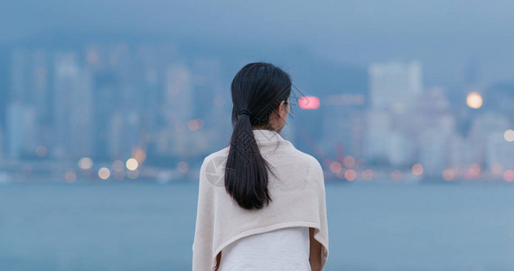 女人在香港欣赏图片