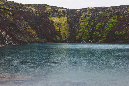 冰岛Kerid湖火图片