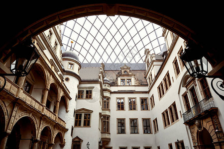 德国累斯顿古老历史建筑和拱楼图片