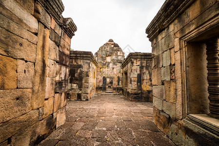 PrasatMuangTam历史公园是大约一千年前在泰国Buriram省的CastleR图片