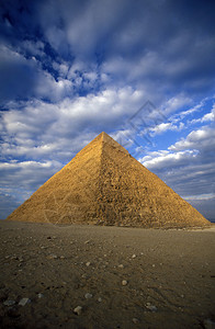 北非洲埃及首都开罗市附近的金字塔p图片
