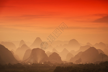 广西桂林喀斯特山地景观图片