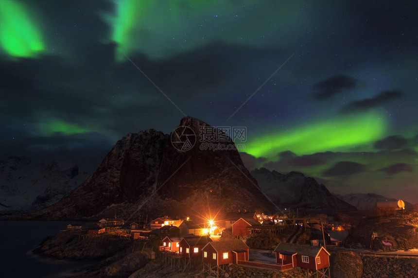 Auroranoralis在挪威Lofoten的Hamno图片