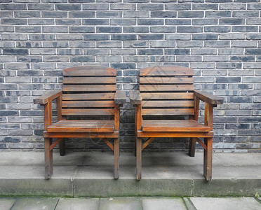 由榆木制成的古董家具椅子图片