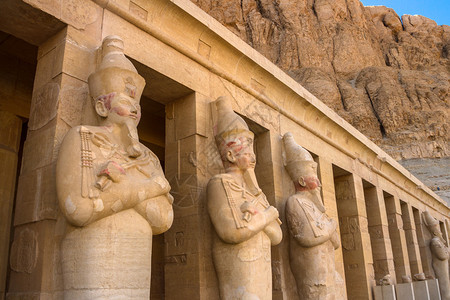 在埃及卢克索Thebes的寺庙里图片