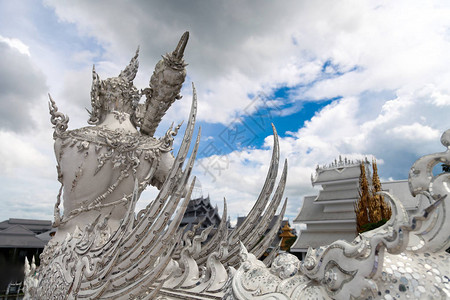 泰国寺庙印度教雕塑的特写镜头图片