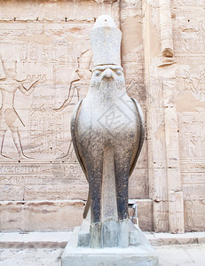 埃及德夫神庙的荷鲁斯雕像图片