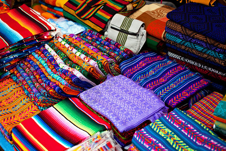 墨西哥的彩色面料图片