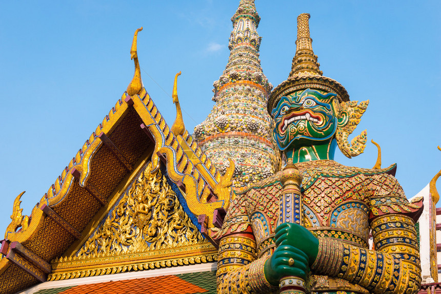 泰国曼谷大宫的翡翠佛寺Watprakae图片