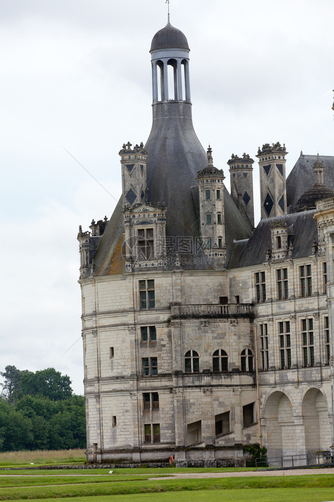 法国雪尔谷的香波堡皇家城堡图片