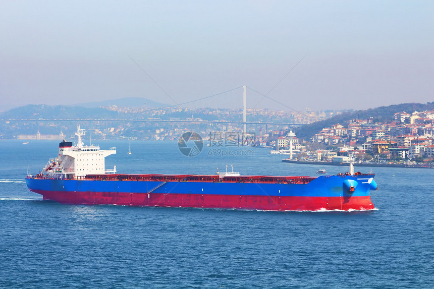 Bosphorus的希腊散装货轮土耳图片
