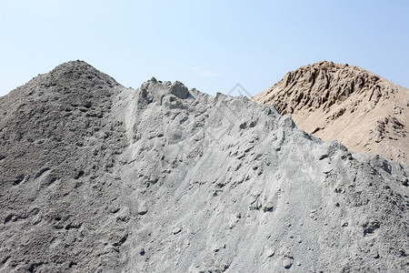 灰砾石采石山图片