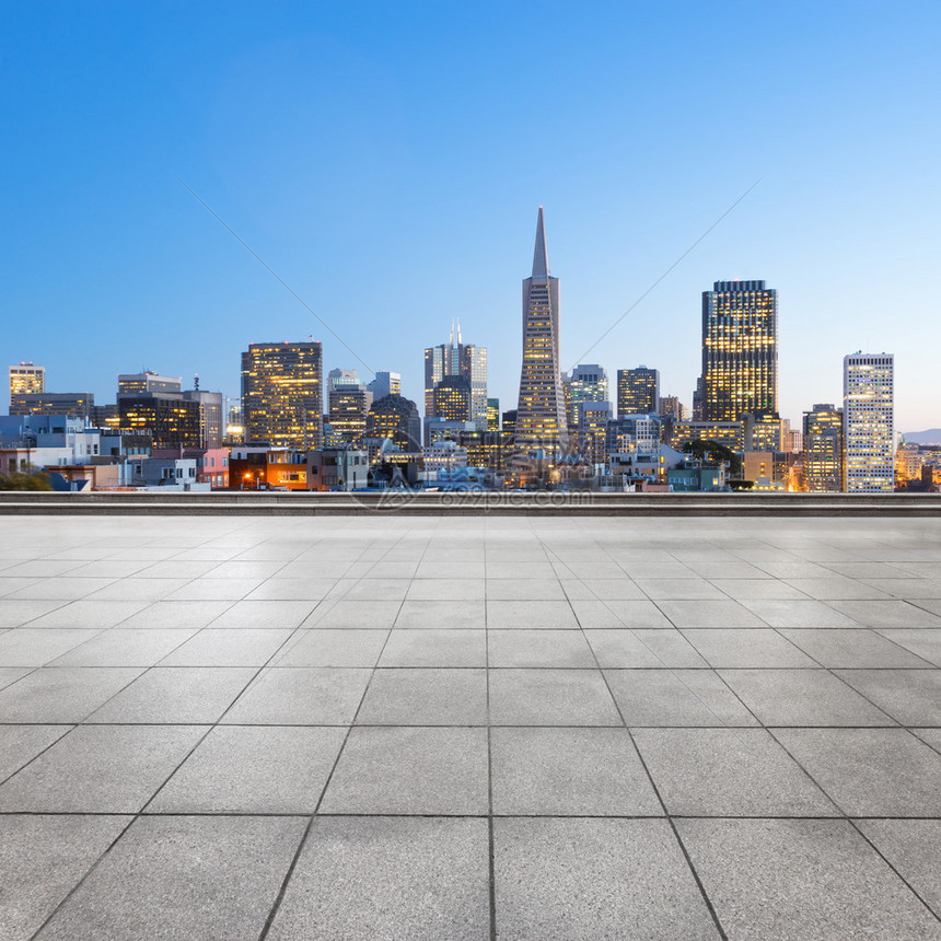 与旧金山市景和天线相伴的空图片