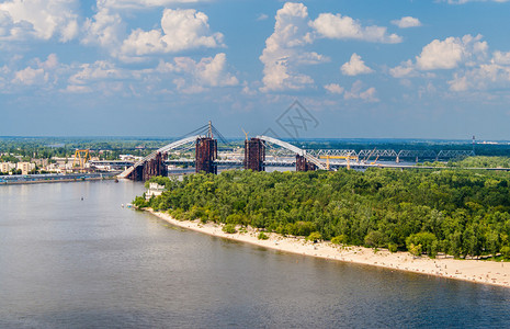 Dnieper河在乌克兰基辅图片