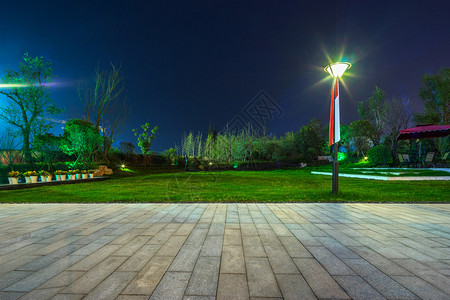 空荡的公园夜景图片