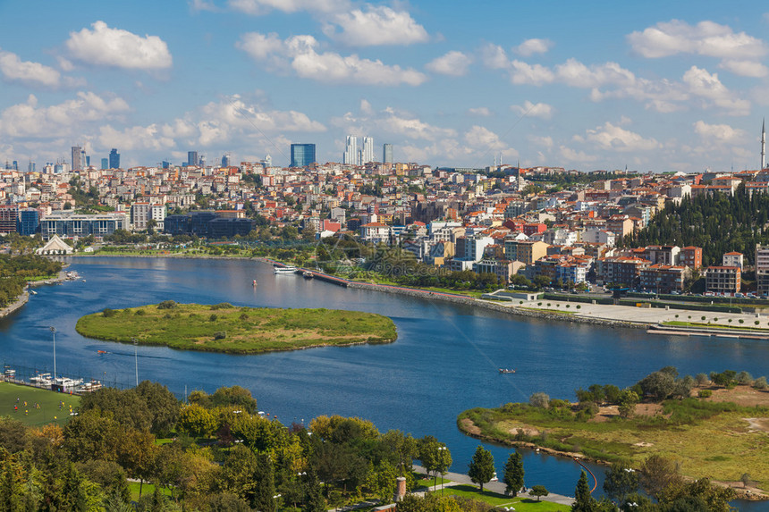 伊斯坦布尔和金角湾的美丽景色图片