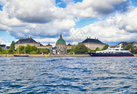 丹麦哥本哈根Amalienborg和LarsensPlads的主图片