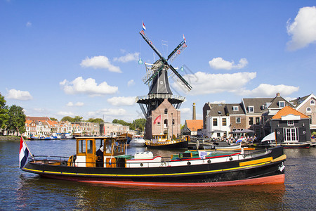 风车和小船哈勒姆荷兰图片