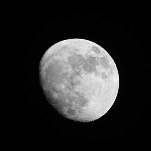 满月在天上图片