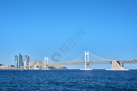 韩国釜山广安大桥和海洋城吊桥是釜山的地标海洋城是在海云台地区建造的豪华而背景图片