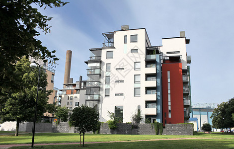 赫尔辛基市风景与现代建筑公寓大楼背景图片