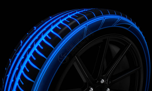 现代运动式低调轮胎蓝色未来发光模式在黑暗的演播室背景背景图片