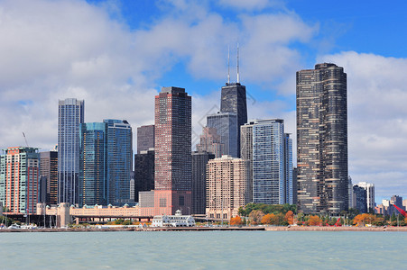 芝加哥城市的天际线与摩天大楼图片
