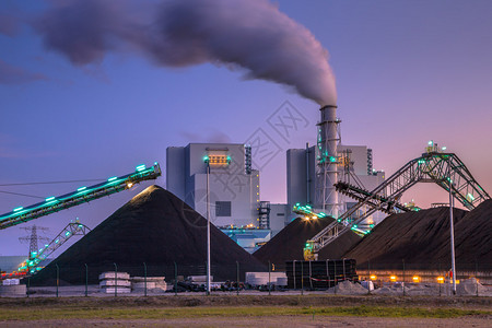 煤炭在全球发电中发挥着至关重要的作用图片