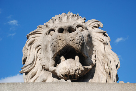 布达佩斯的狮子雕像图片