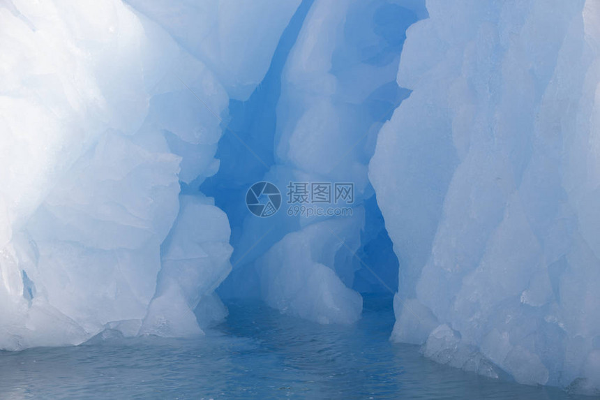 南极非常古老的蓝冰特写图片