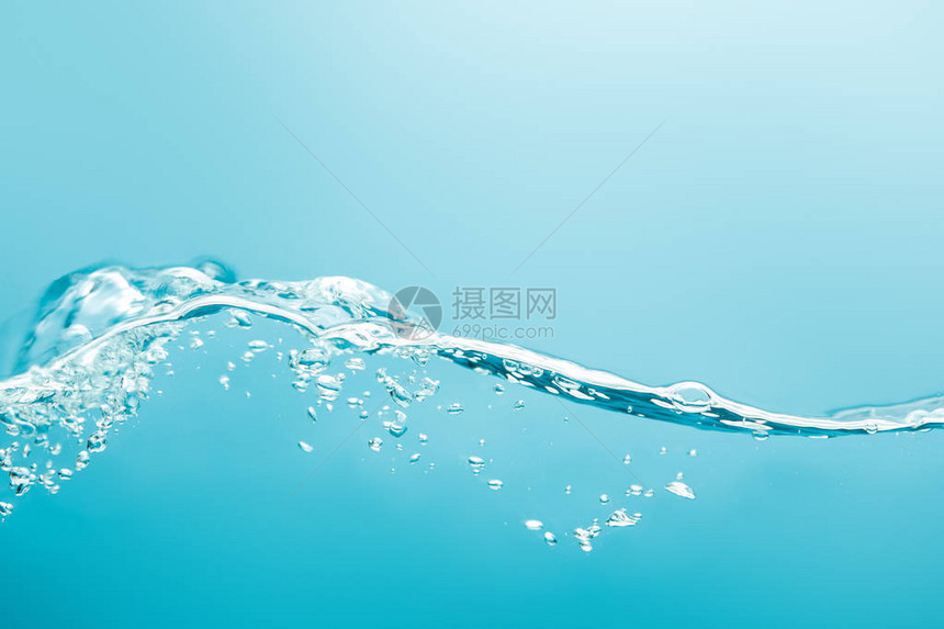 透明纯净的大浪水蓝图片