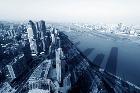 大城市的空中摩天大楼图片
