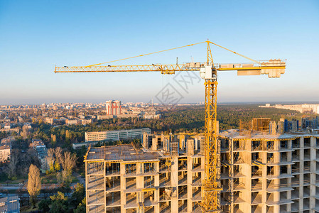 在工业建筑工地建造起图片