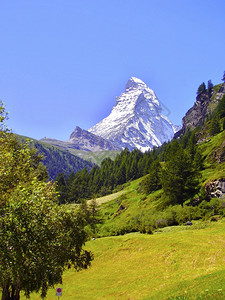 瑞士阿尔卑斯山的马特宏峰图片
