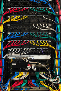 服务器电线数据存储小型服务器图片