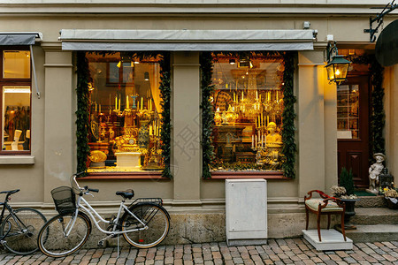 瑞典哥德堡圣诞古老店窗口图片