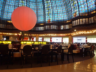 法国巴黎的老佛爷餐厅图片